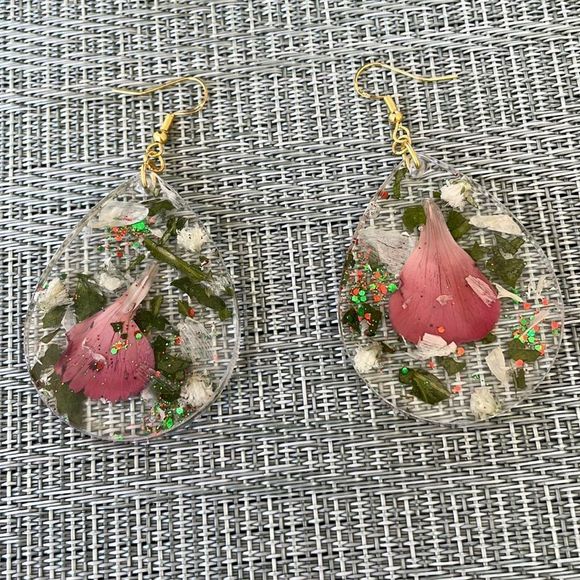 XMAS Handmade Large Pressed Flower Holiday Vibes Earrings Teardrop Shape - Picture 3 of 9